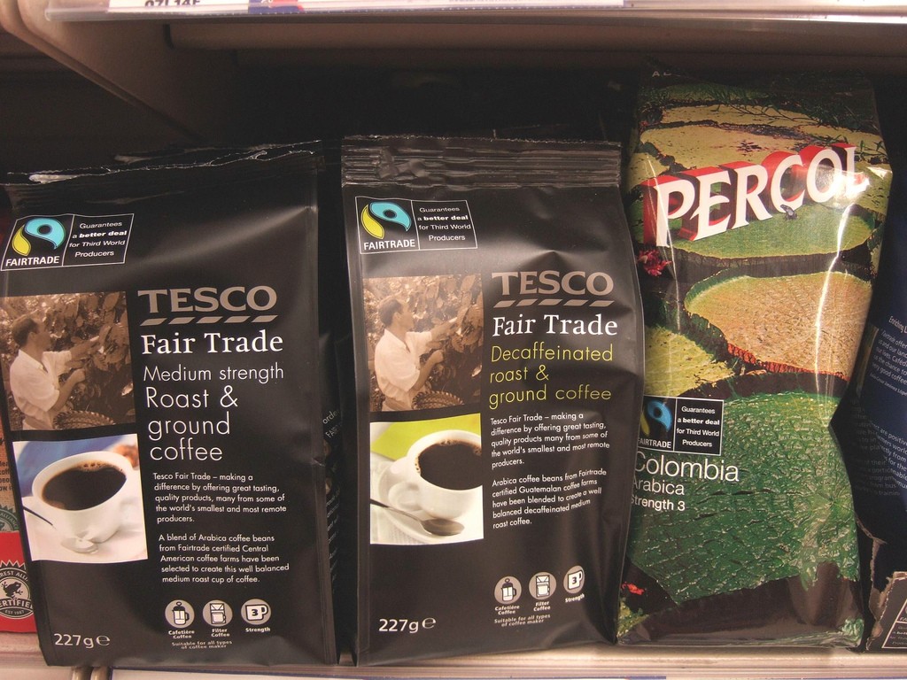 Photo (Flickr) : ' It's really good to see fair trade products in supermarkets' (Dec 30 2005) jaimelondonboy. CC-by-nc-nd.